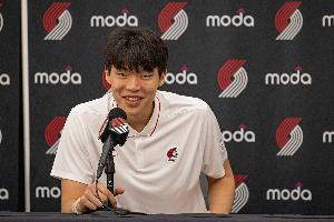 杨瀚森：传球是好事 但背传不能太多 会被教练骂