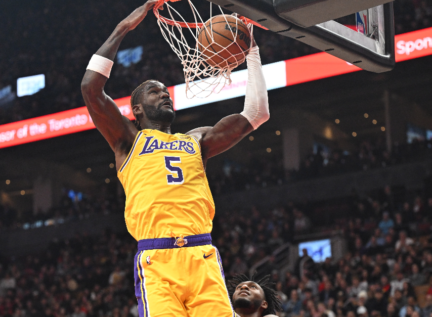 云开体育官网-湖人112-124国王遭4坏消息！艾顿仍低迷，配角起伏大，攻守全崩！