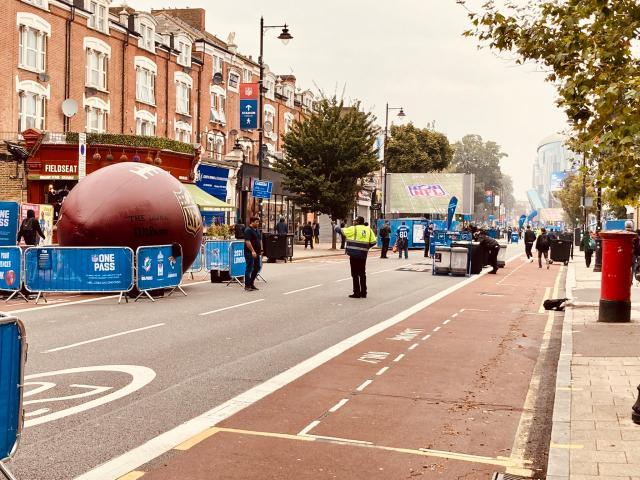 云开体育-周日英超无战事 新白鹿巷英式足球OUT 美式足球IN