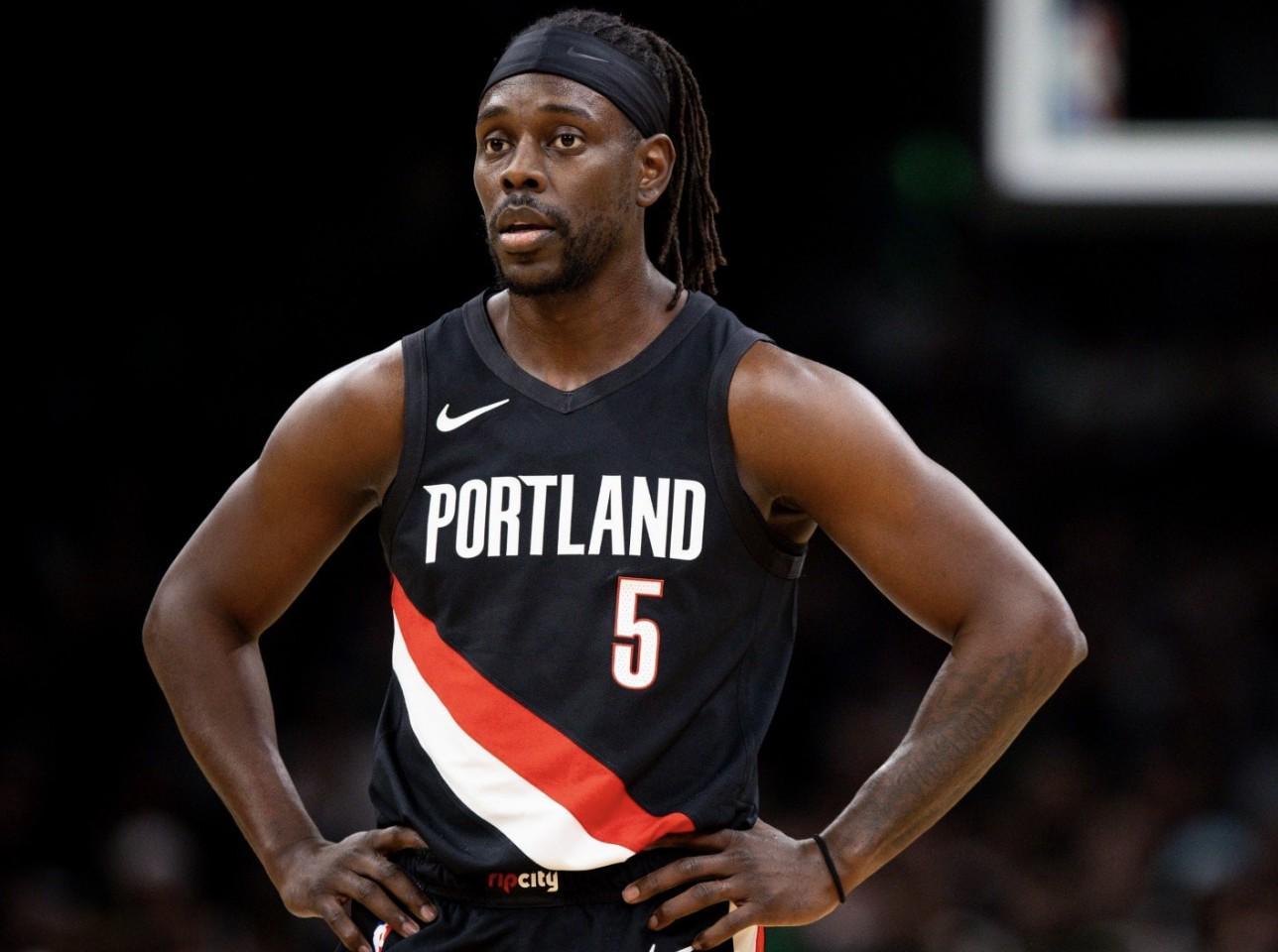 云开体育官网-为吸引字母哥？名记：尼克斯有意与开拓者交易得到老将霍勒迪