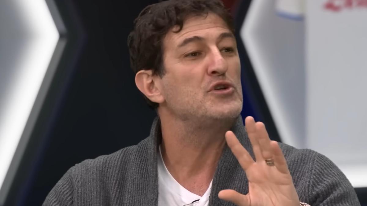 云开体育官网-费拉拉：我踢球的年代弗拉泰西被踢那下绝不会判点球